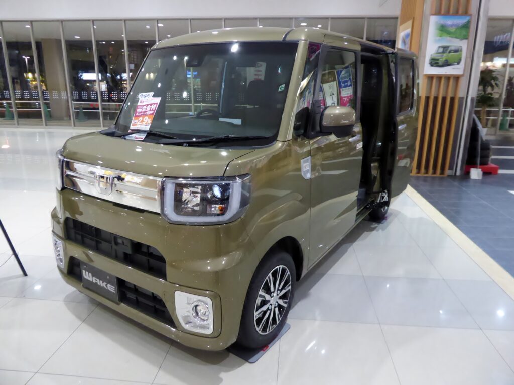 ダイハツ・ウェイクLA700S